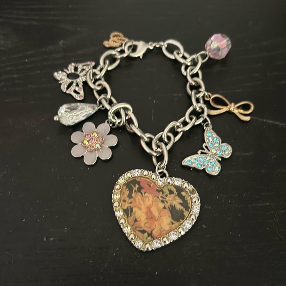 Guess Bombshell silver colour charm bracelet Y2K vintage